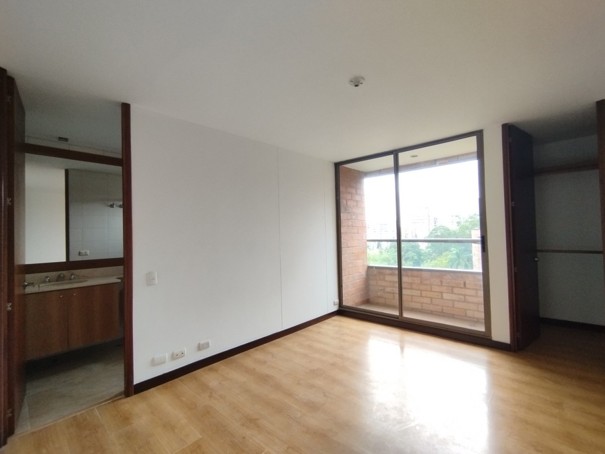 Se Arrienda Apartamento en los Balsos, El Poblado, Medellín