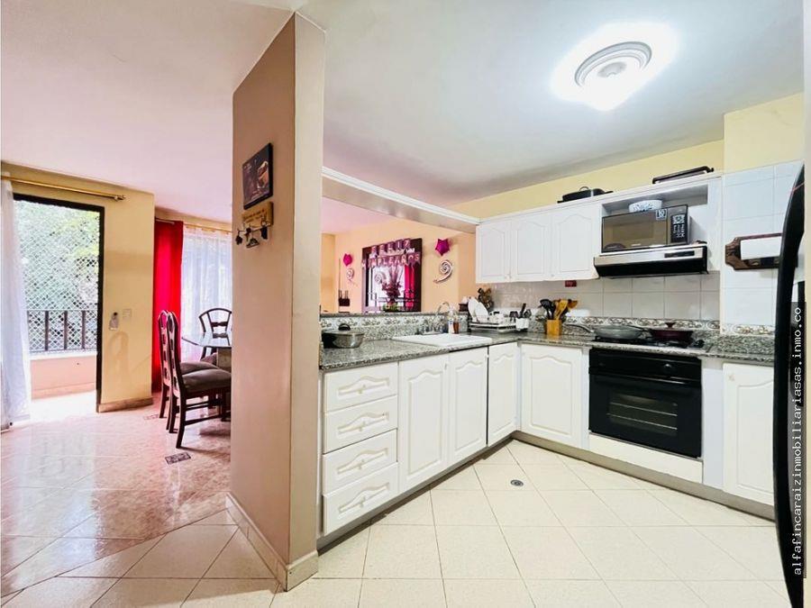 Se Vende Edificio De Cuatro Niveles En Laureles, Medellín