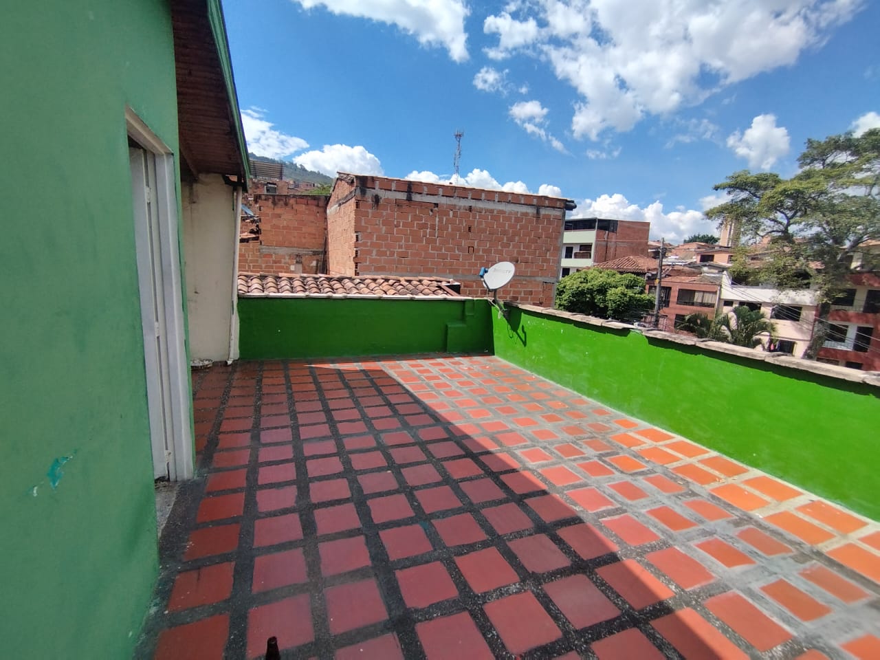 Se Vende Casa Esquinera, en Robledo Villa Flora, Medellín