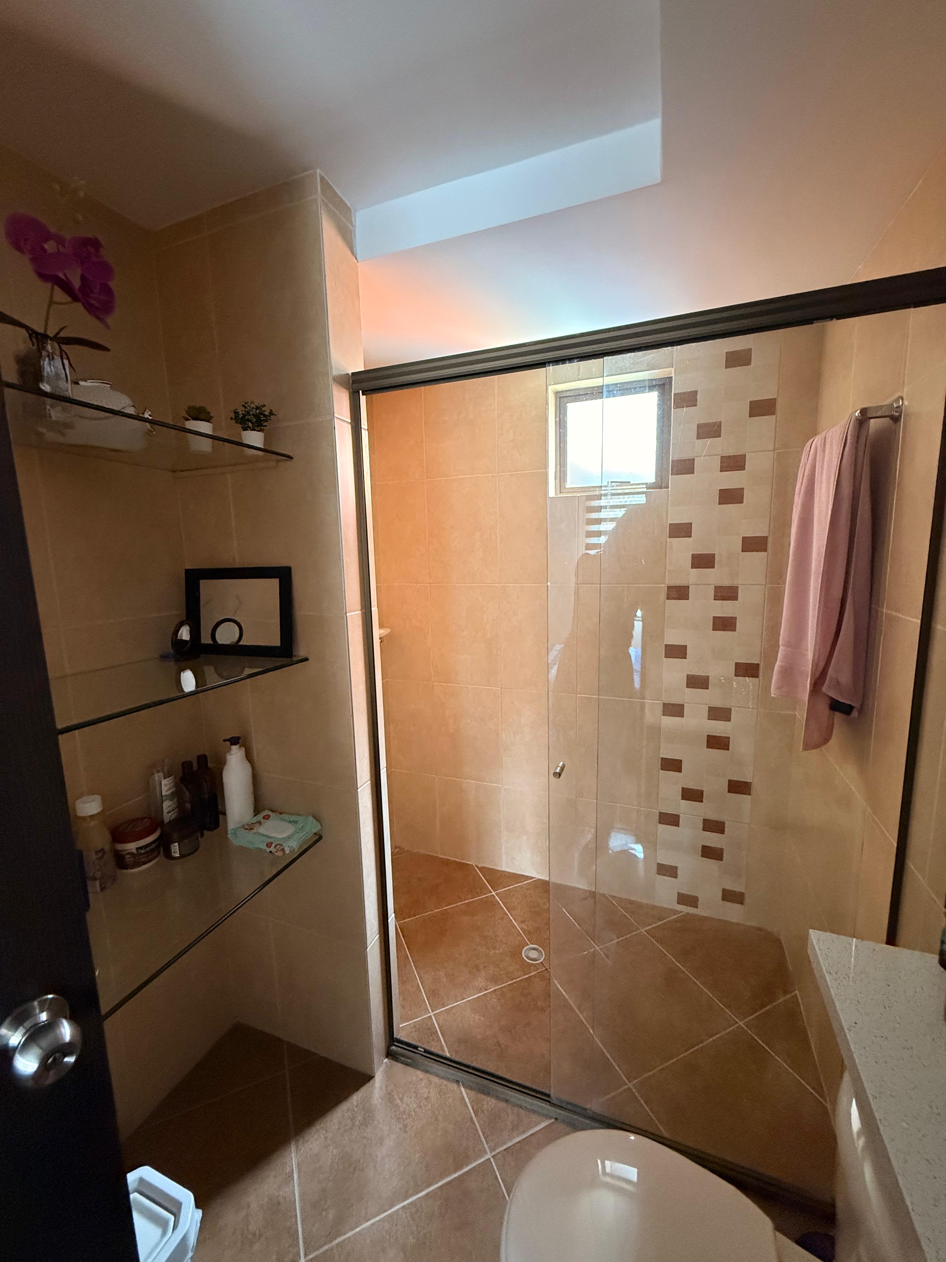 Amplio Apartamento para la Venta en Robledo, Pilarica