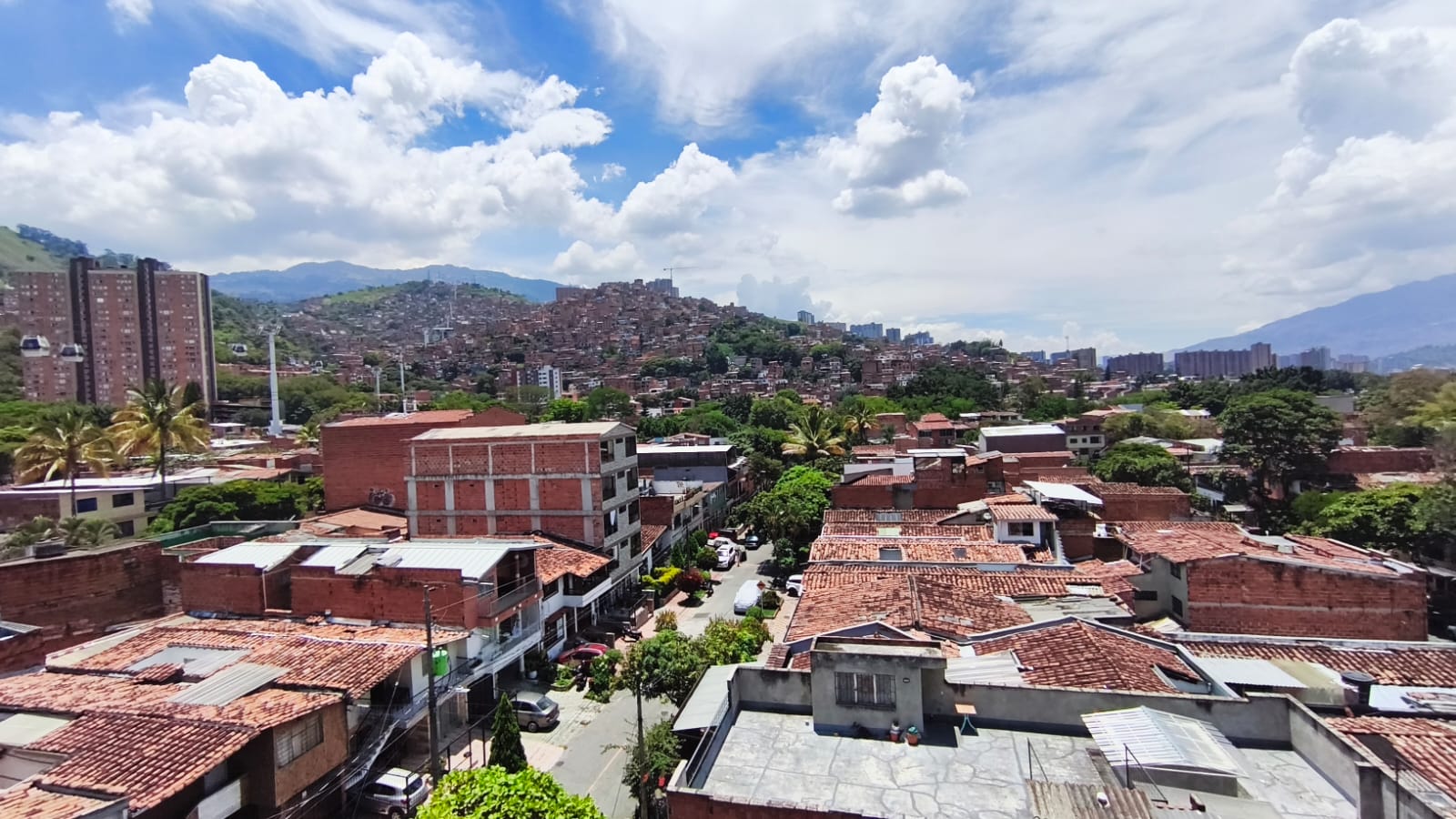 Se Arrienda Terraza Comercial Semi-Amoblada, en San Javier, Medellín