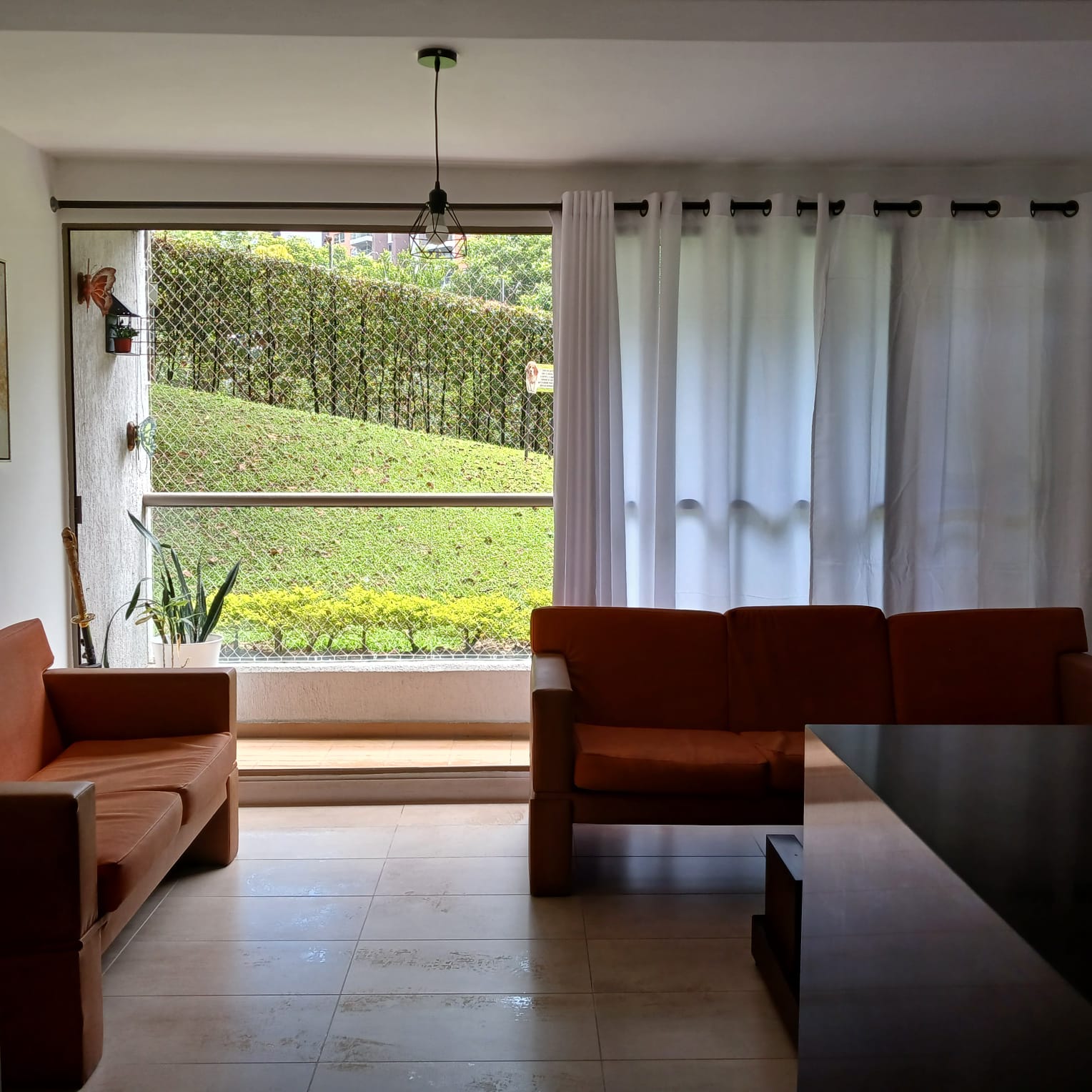Amplio e Iluminado Apartamento para Venta en Belén, Loma los Bernal