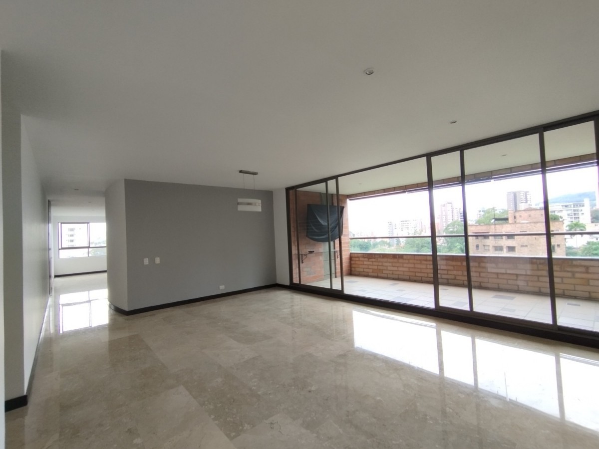 Se Arrienda Apartamento en los Balsos, El Poblado, Medellín