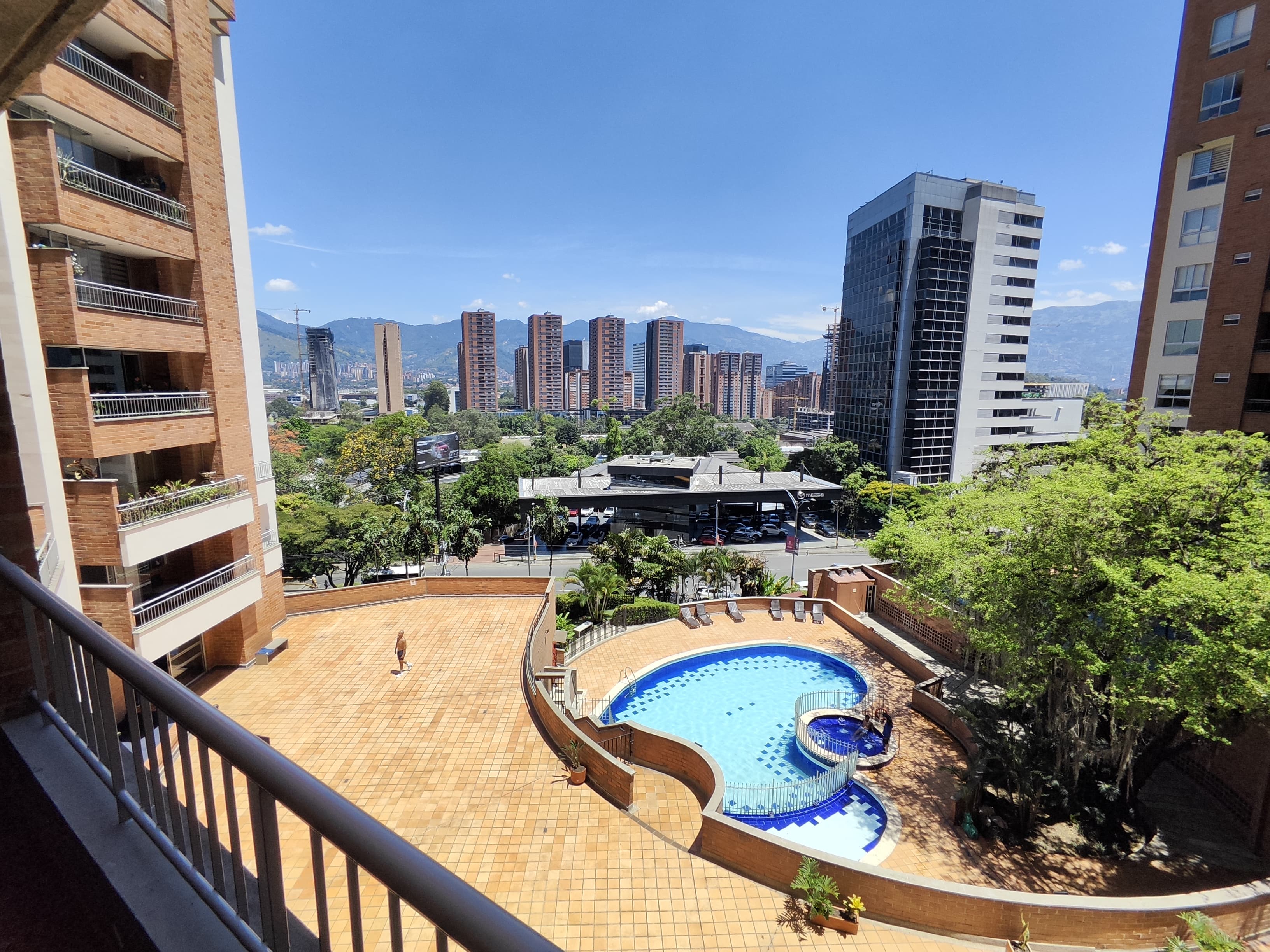 Se Arrienda Apartamento Amoblado en Castropol, Medellín