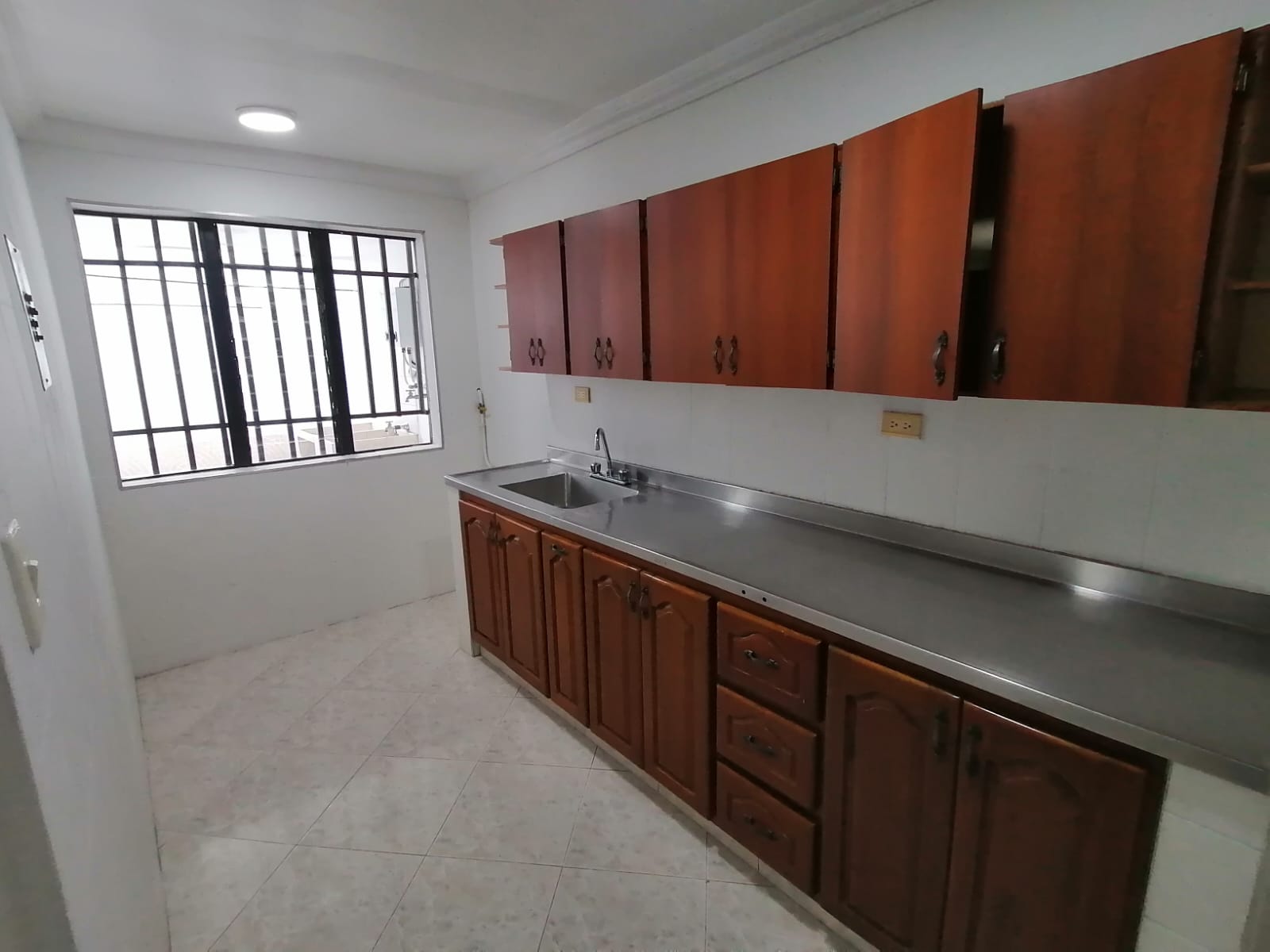 Se Vende Casa En Robledo El Diamante, Medellin