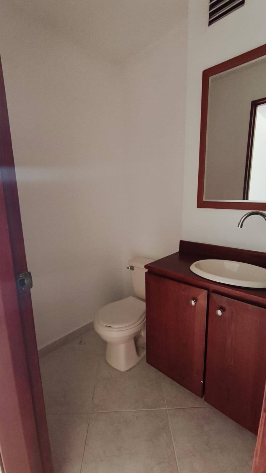 Se Arrienda Apartamento en los Colores, Medellín