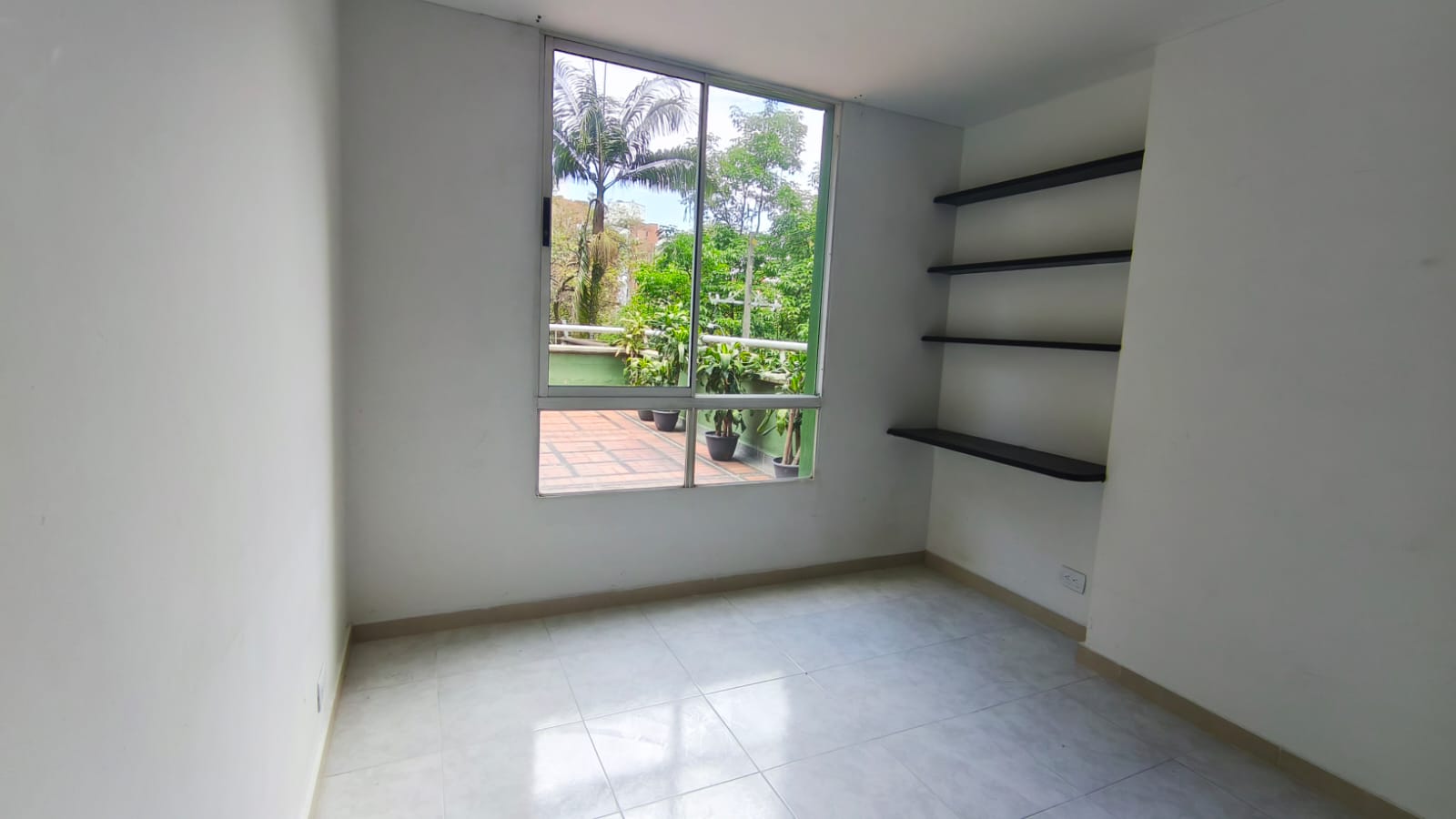 Se Arrienda Apartamento en la Loma de los Bernal, Medellín