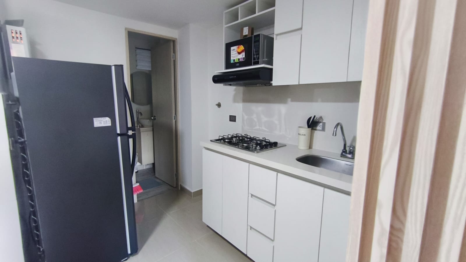 Se Arrienda Apartaestudio Amoblado, en San Javier, Medellín