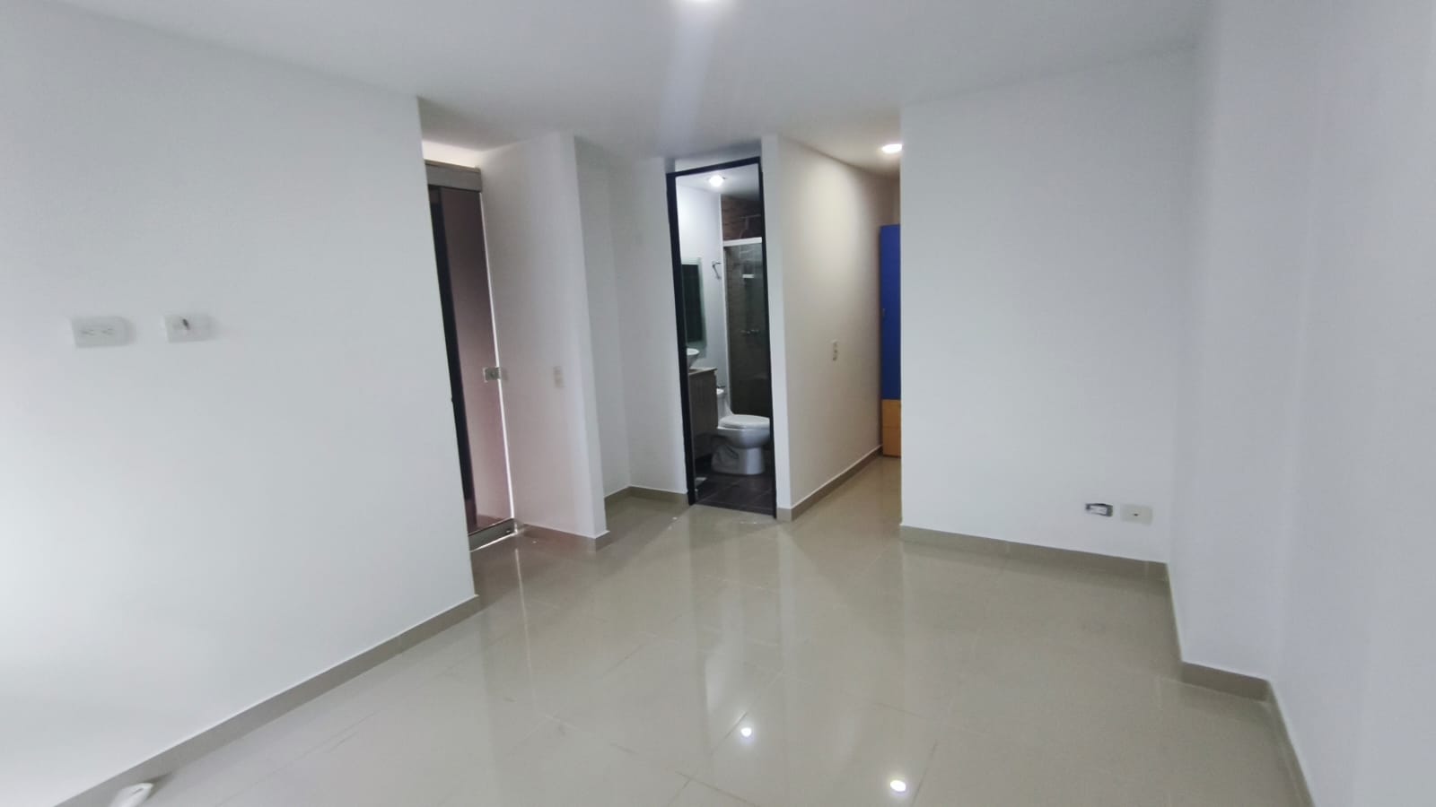 ARRIENDO DE APARTAMENTO EN LOMA DEL LOS BERNAL, MEDELLIN