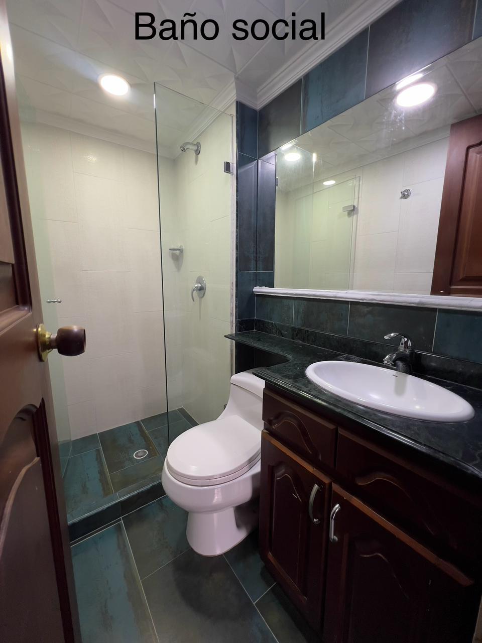 Se Vende Apartamento En Los Colores, Medellin