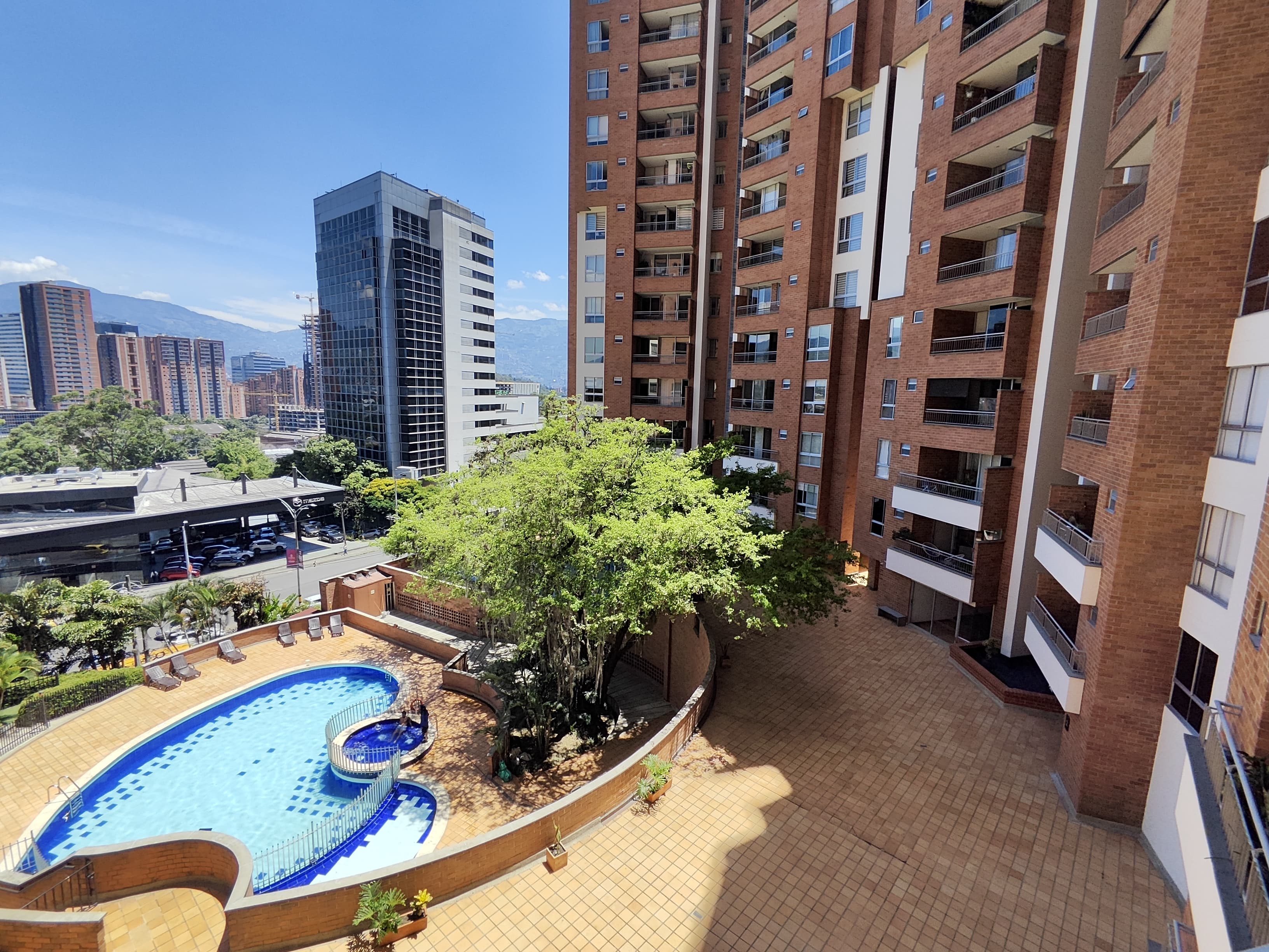 Se Arrienda Apartamento Amoblado en Castropol, Medellín