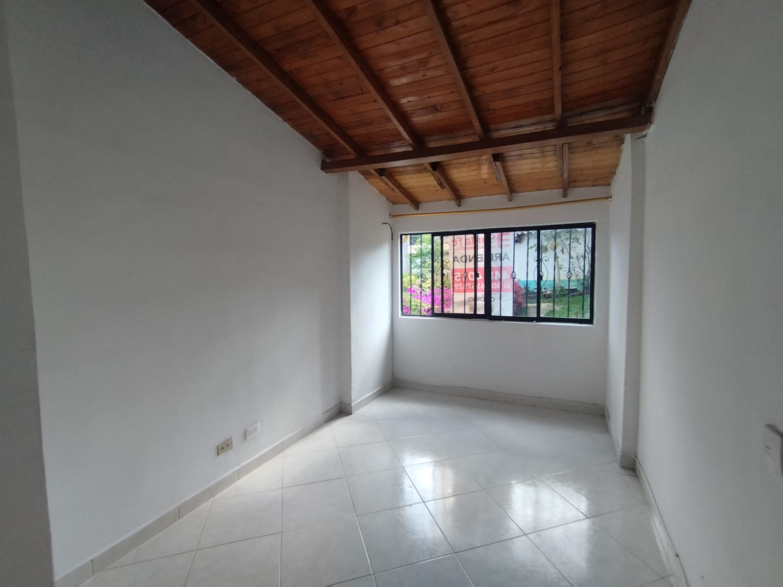 Se Arrienda Casa Unifamiliar en Robledo Santa Maria, Medellín