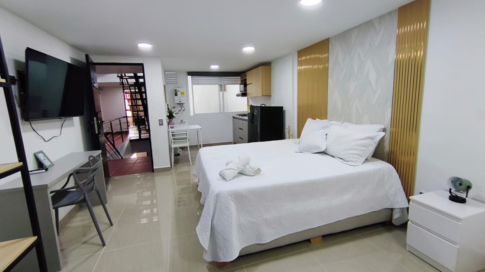 Se Arrienda Apartaestudio Amoblado, en San Javier, Medellín