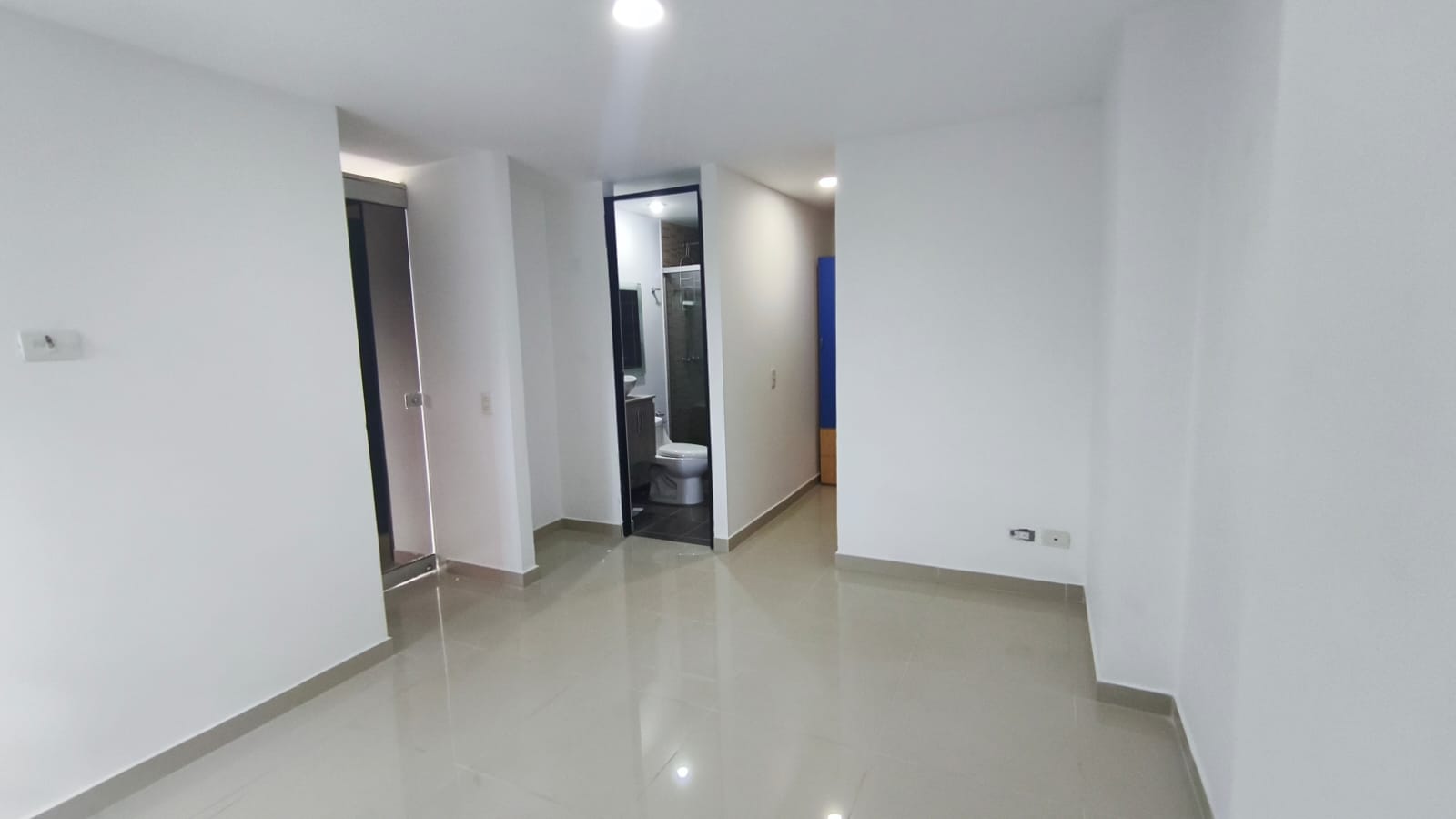 ARRIENDO DE APARTAMENTO EN LOMA DEL LOS BERNAL, MEDELLIN