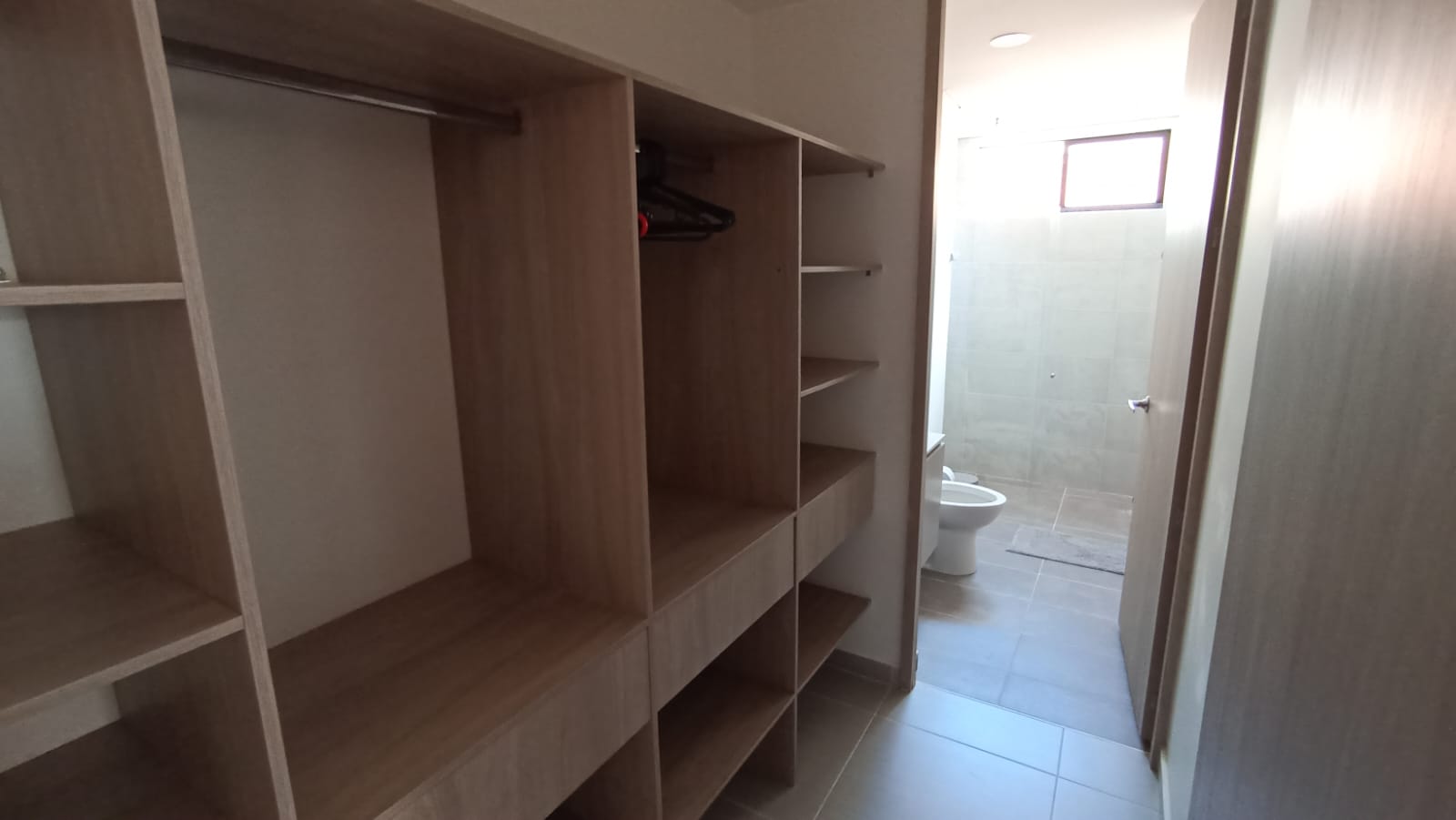 Se Arrienda Apartamento En La Castellana, Medellin