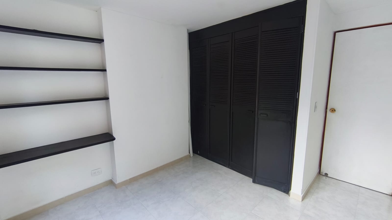 Se Arrienda Apartamento en la Loma de los Bernal, Medellín