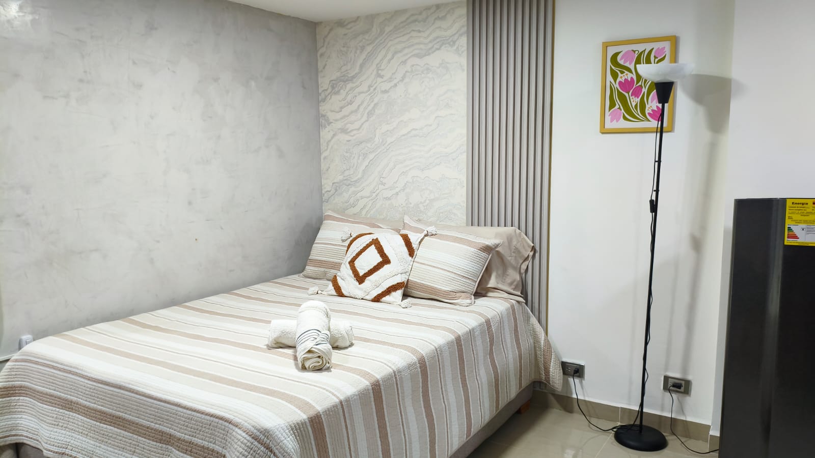 Se Arrienda Apartaestudio Amoblado, en San Javier, Medellín