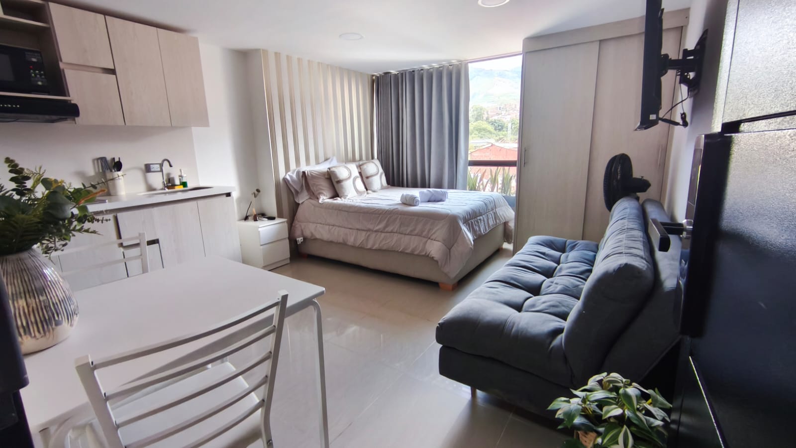 Se Arrienda Apartaestudio Amoblado, en San Javier, Medellín