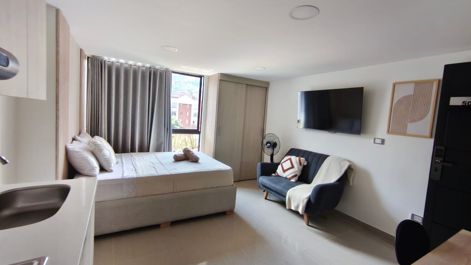 Se Arrienda Apartaestudio Amoblado, en San Javier, Medellín