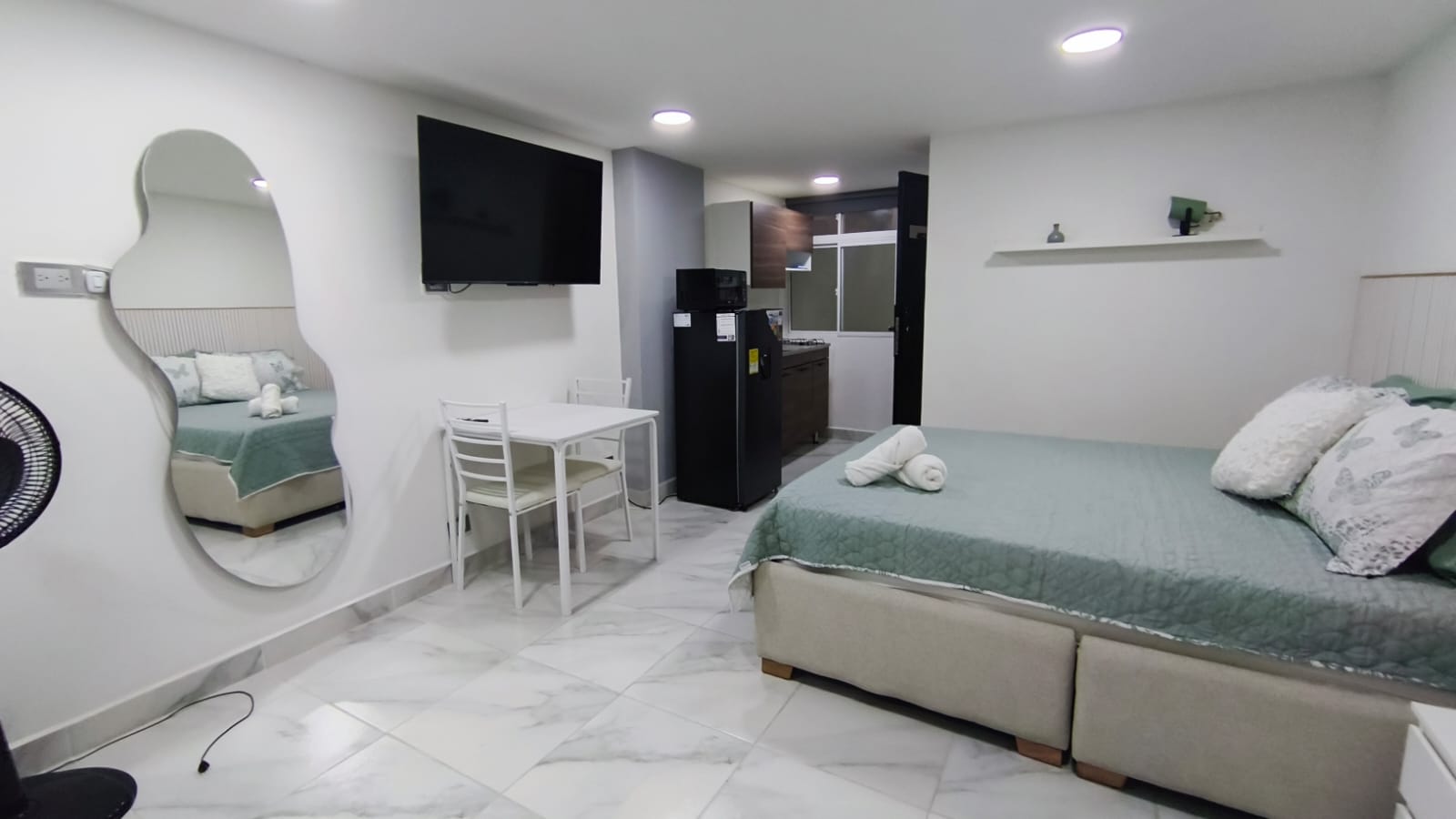 Se Arrienda Apartaestudio Amoblado, en San Javier, Medellín