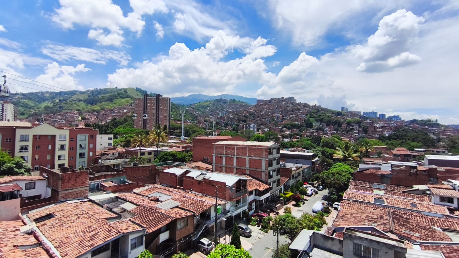 Se Arrienda Terraza Comercial Semi-Amoblada, en San Javier, Medellín