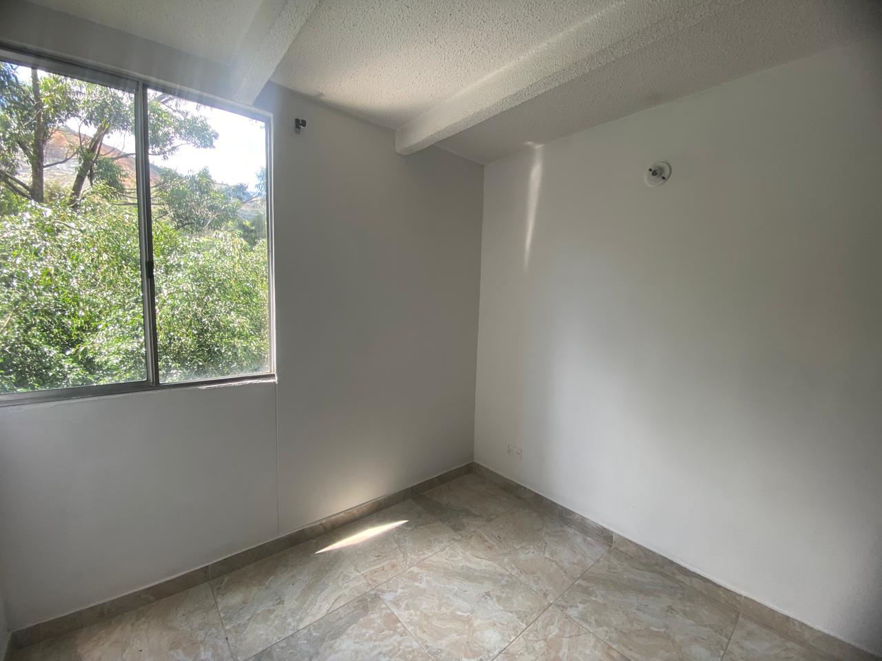 Se Arrienda Amplio e Iliminado Apartamento en Madera, Bello