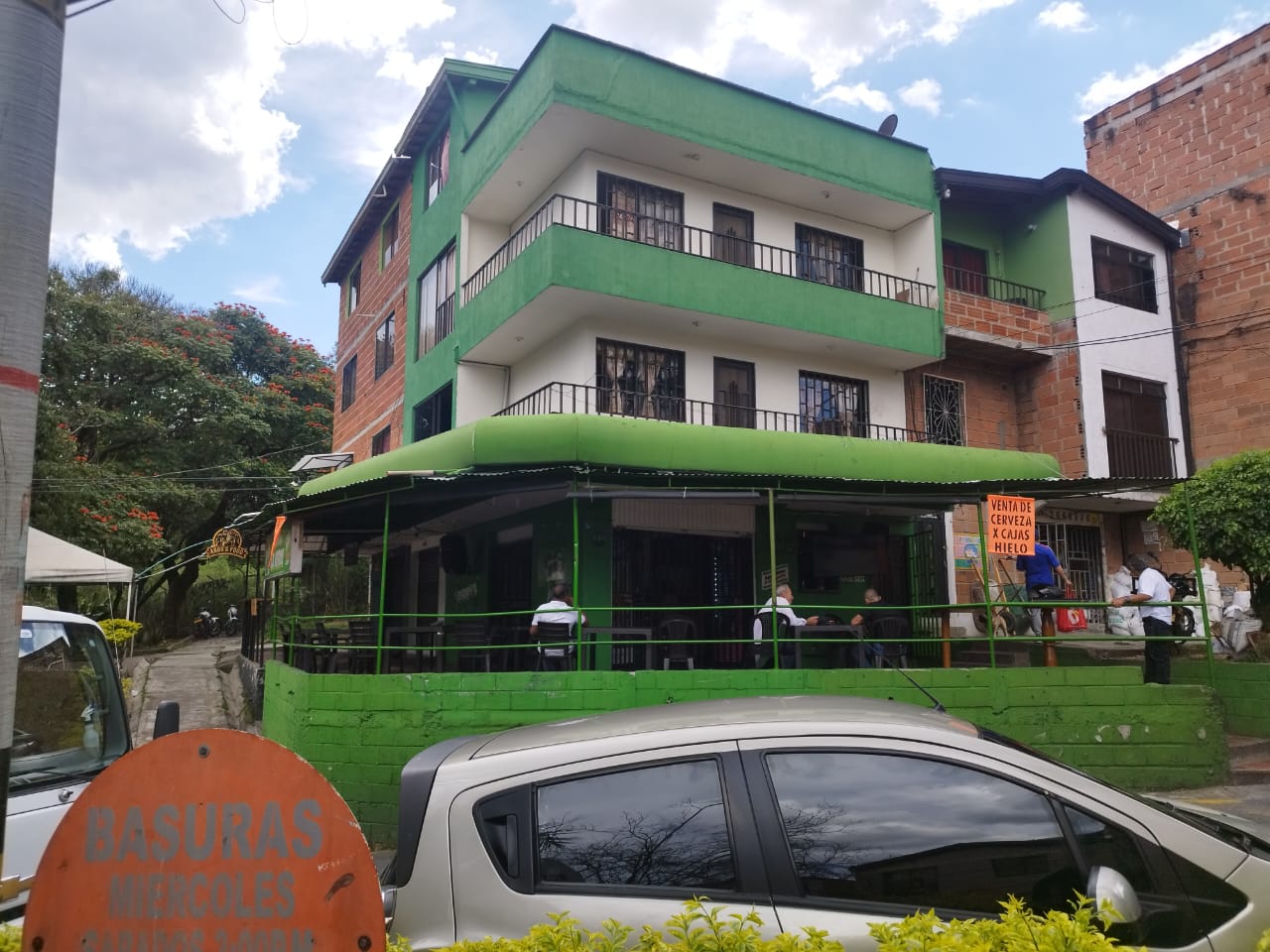 Se Vende Casa Esquinera, en Robledo Villa Flora, Medellín
