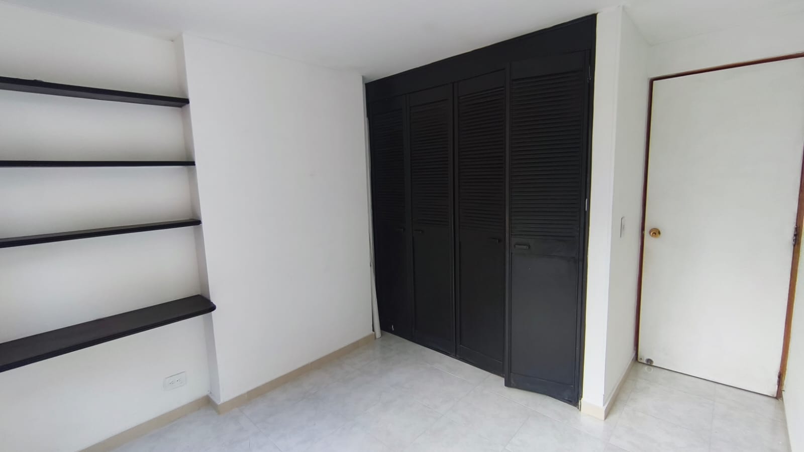 Se Arrienda Apartamento en la Loma de los Bernal, Medellín