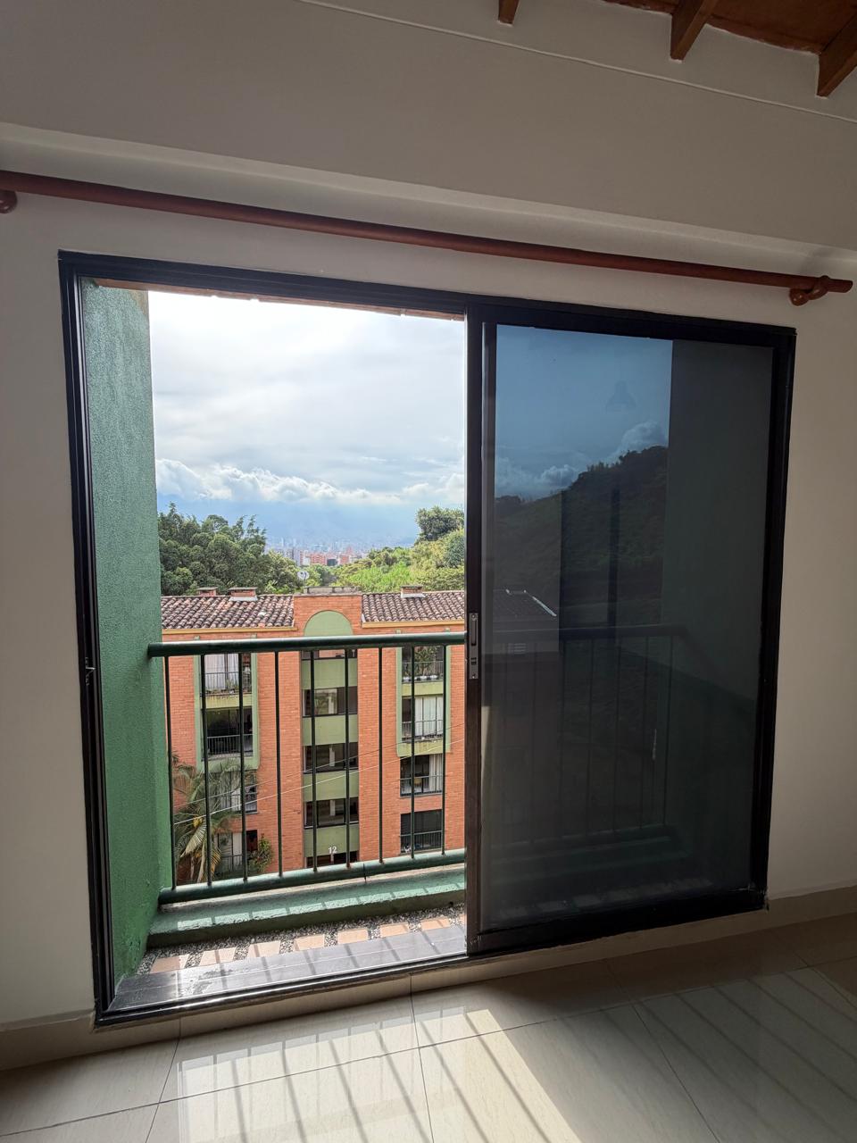 Se Arrienda Apartamento en Laureles La Castellana Medellín