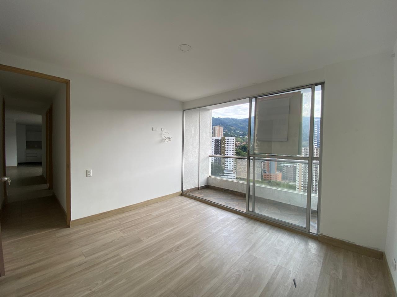 Amplio Apartamento para Arriendo en Sabaneta, Medellín