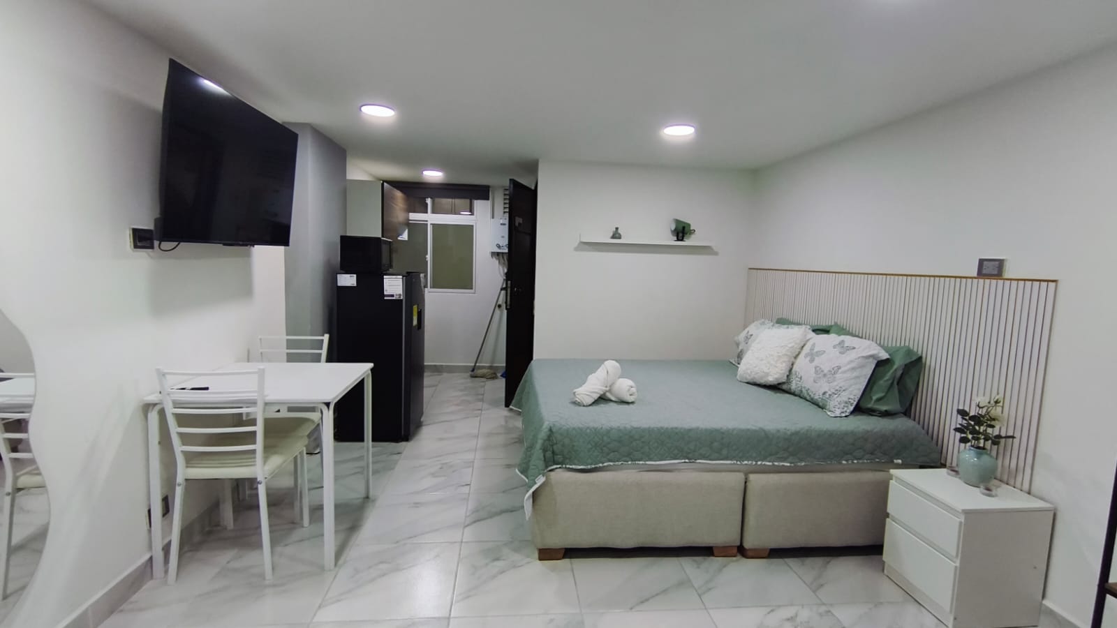 Se Arrienda Apartaestudio Amoblado, en San Javier, Medellín