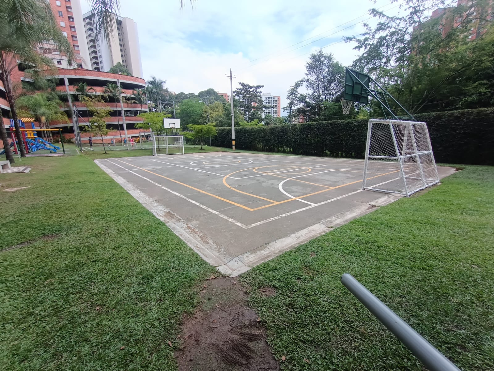 Se Arrienda Apartamento en la Loma de los Bernal, Medelín