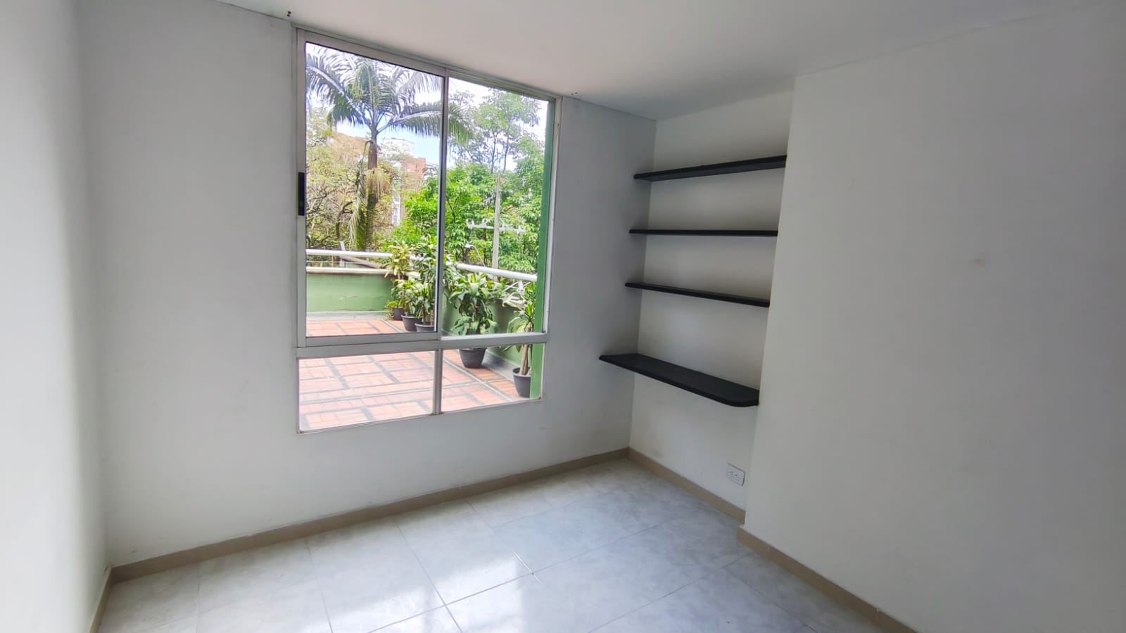 Se Arrienda Apartamento en la Loma de los Bernal, Medellín