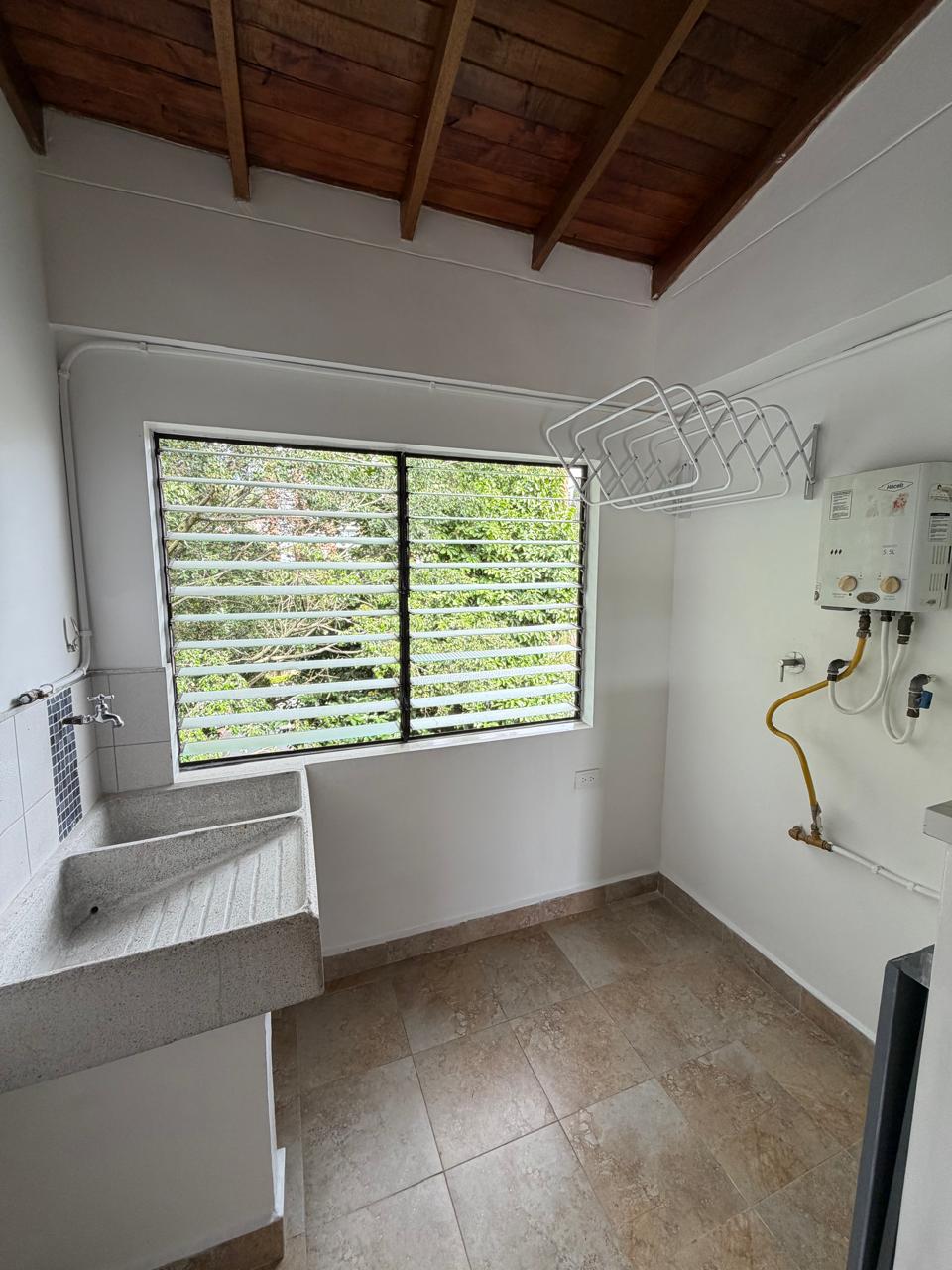 Se Arrienda Apartamento en Laureles La Castellana Medellín