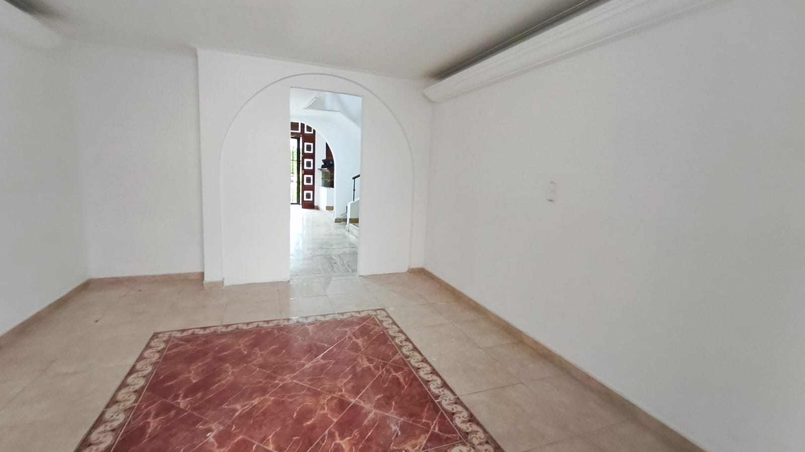 Se Arrienda Casa Comercial En El Velodromo; Medellin