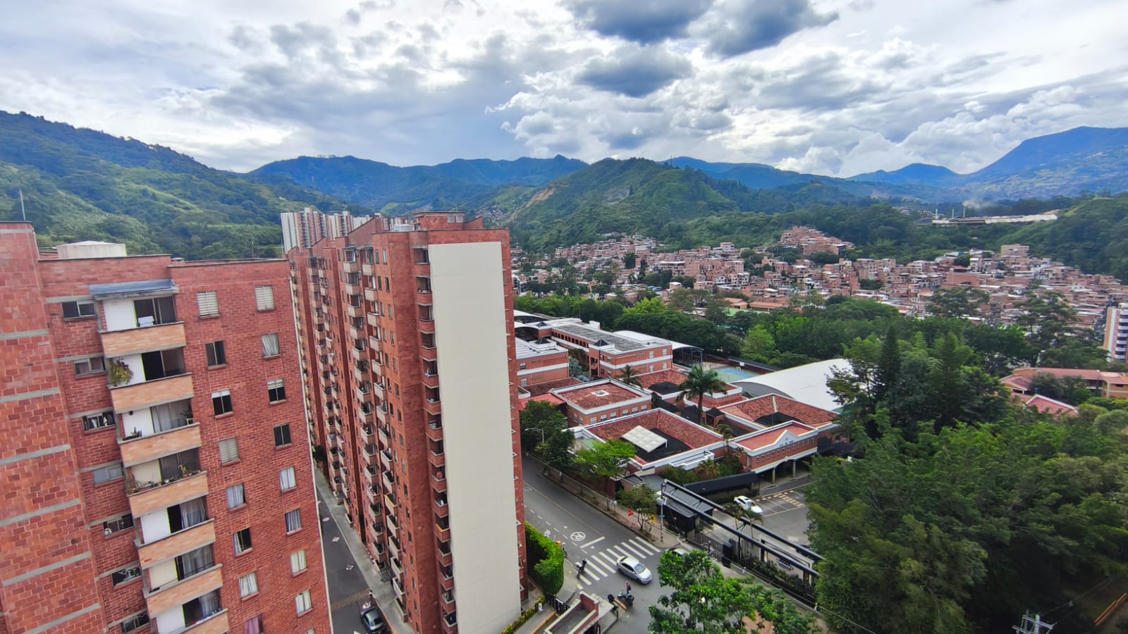 ARRIENDO DE APARTAMENTO EN LOMA DEL LOS BERNAL, MEDELLIN