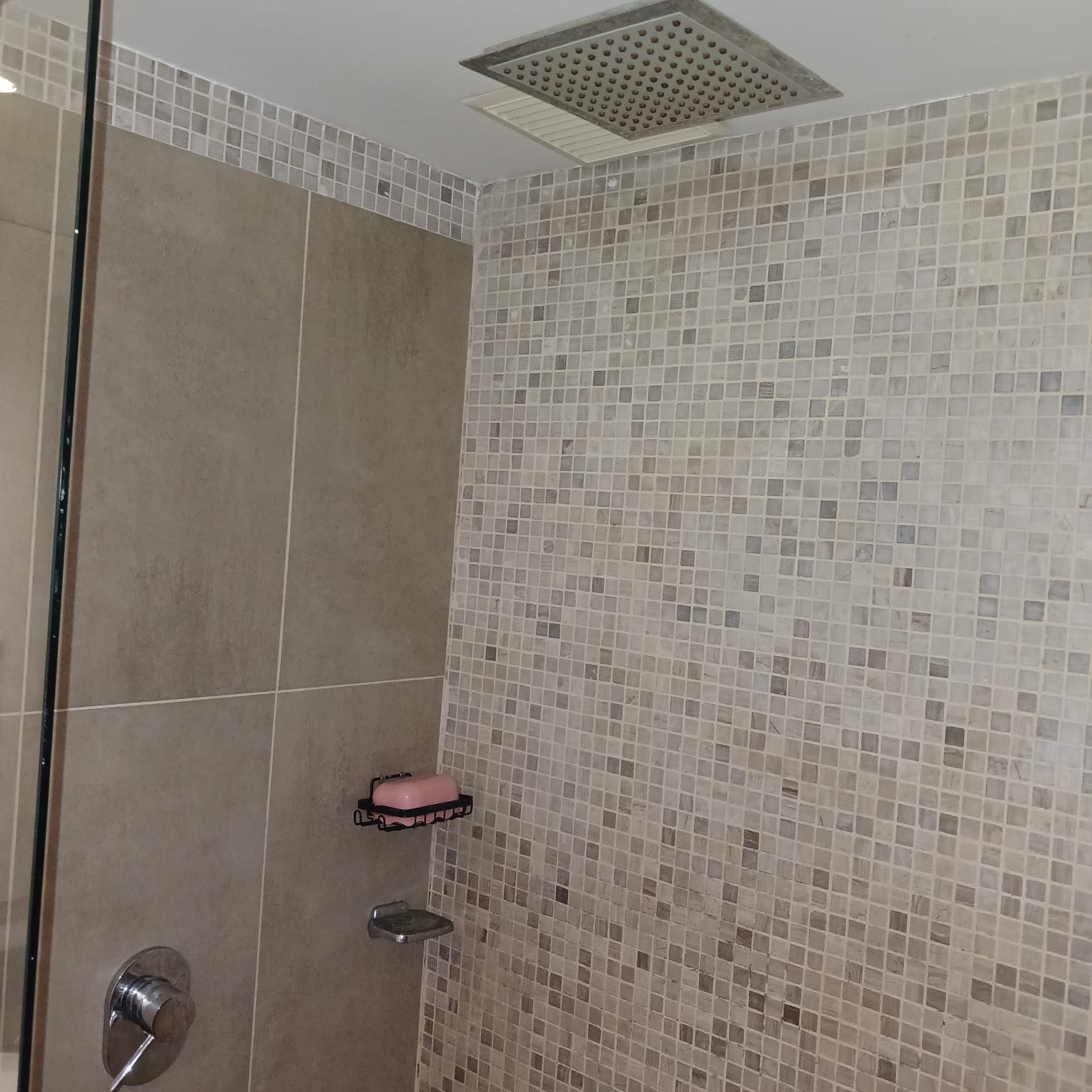 Amplio e Iluminado Apartamento para Venta en Belén, Loma los Bernal