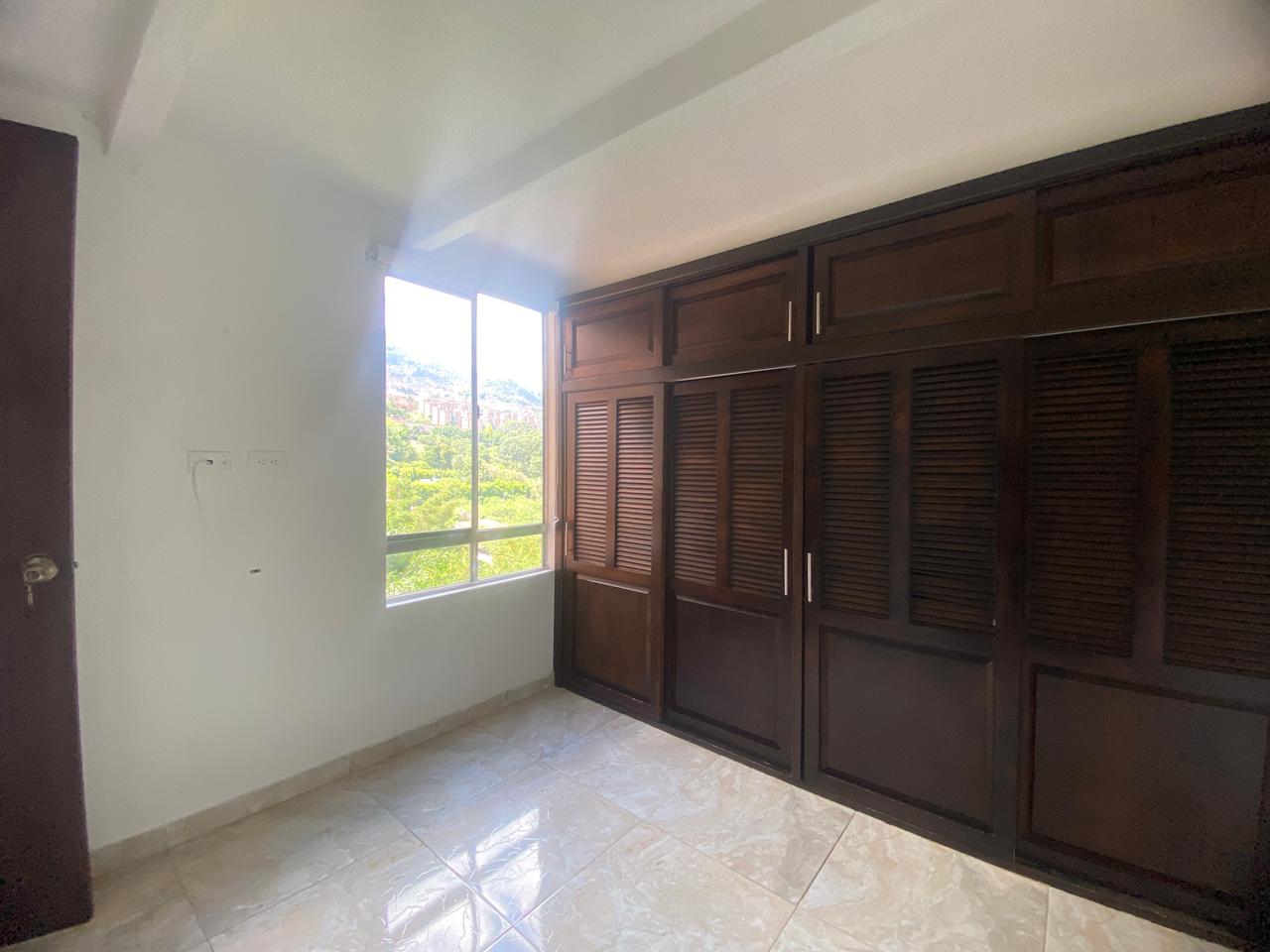 Se Arrienda Amplio e Iliminado Apartamento en Madera, Bello