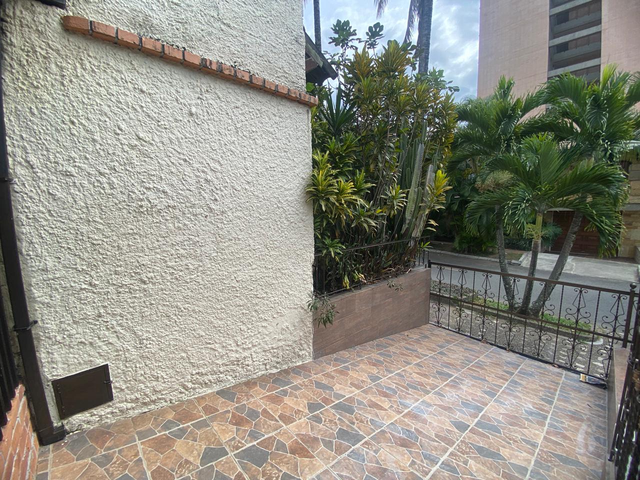 Amplia Casa para Arriendo en el Velódromo, Medellín