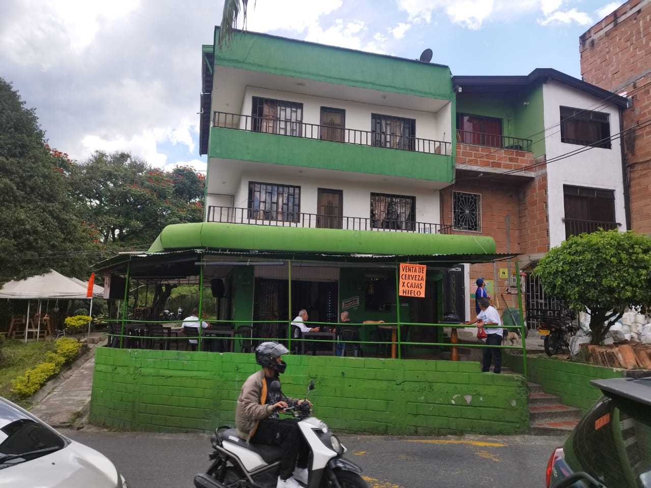 Se Vende Casa Esquinera, en Robledo Villa Flora, Medellín