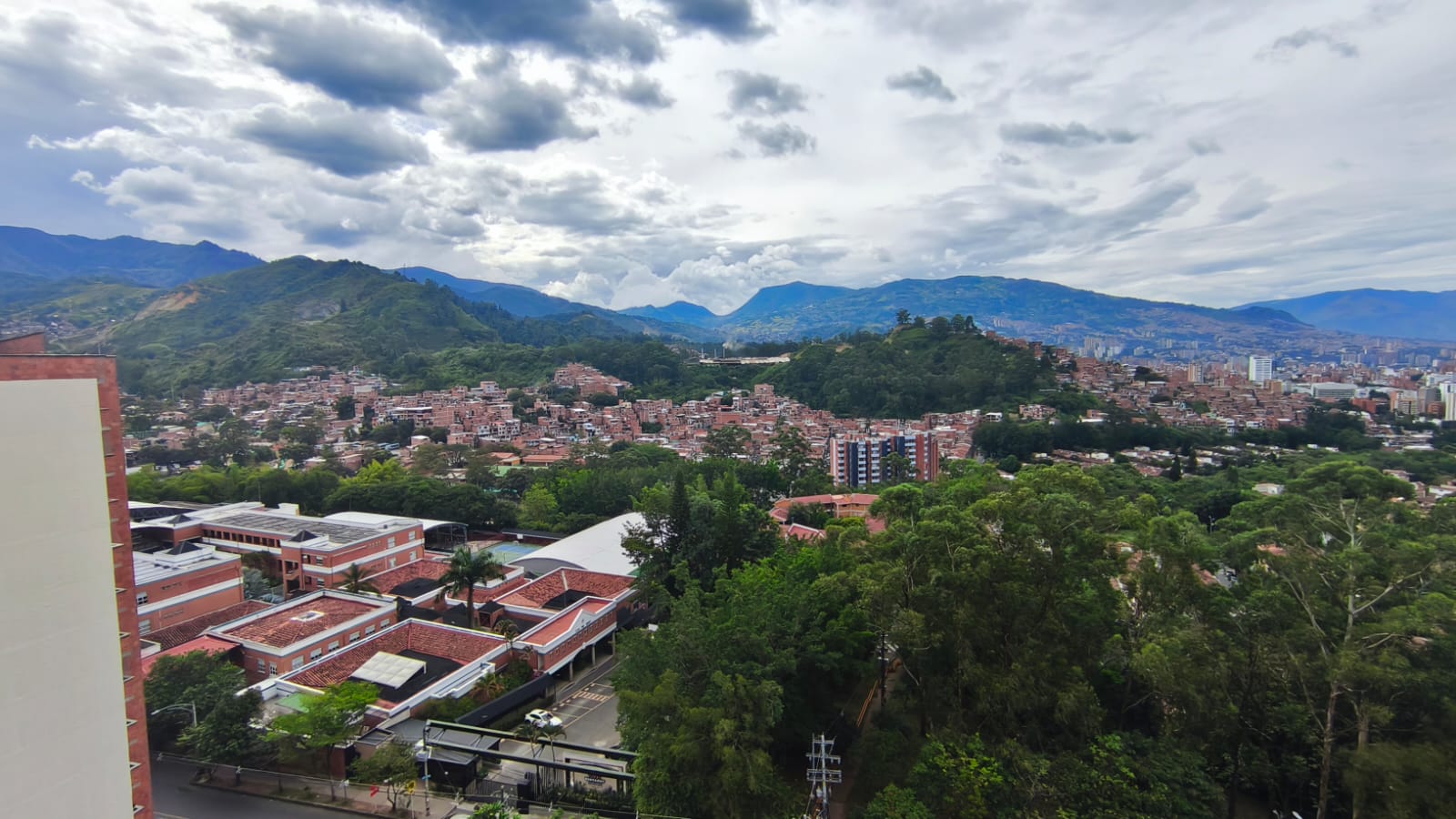 ARRIENDO DE APARTAMENTO EN LOMA DEL LOS BERNAL, MEDELLIN
