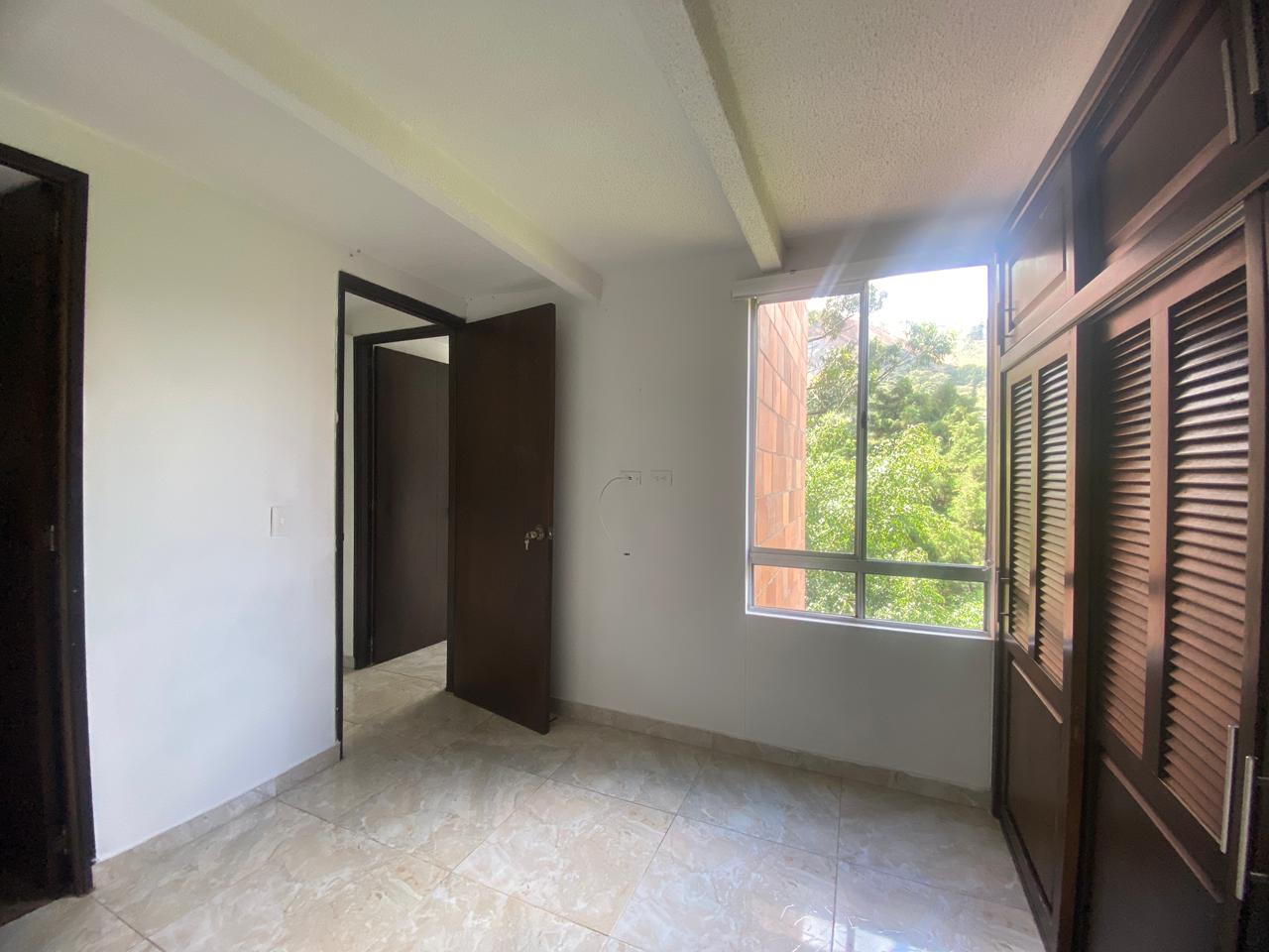 Se Arrienda Amplio e Iliminado Apartamento en Madera, Bello