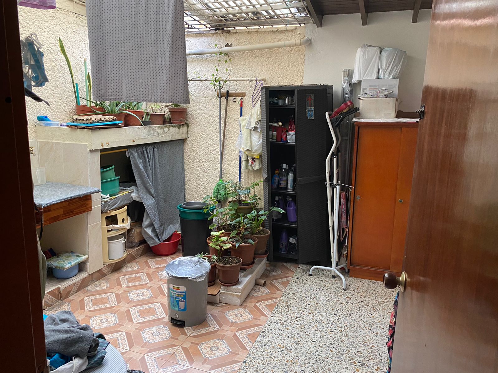 Se vende Casa Bifamiliar en los Colores Medellin