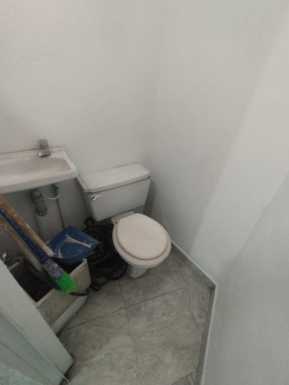 Se Arrienda Local Comercial En Laureles, Medellín