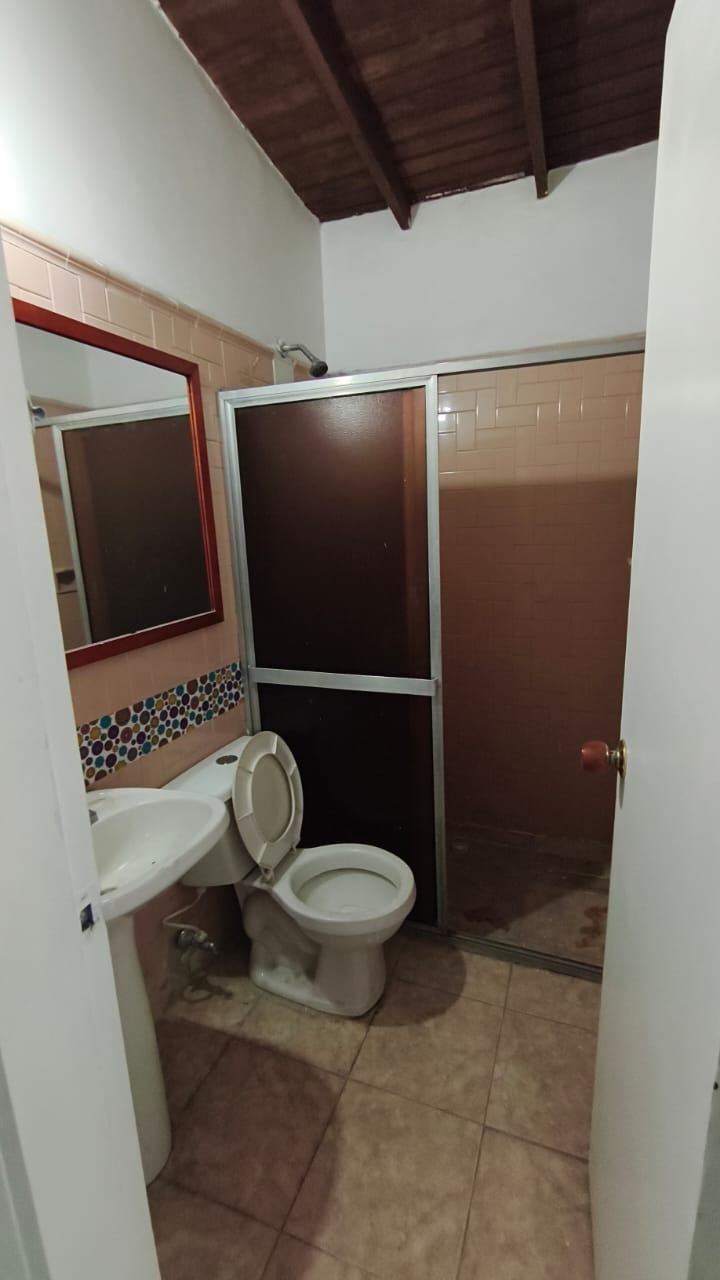 Se  Arrienda Casa Comercial en el Velodrómo,Medellín