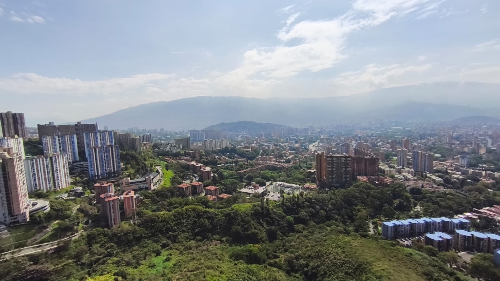 Se Arrienda Apartamento Amoblado en Casalanz Parte Alta, Medellín
