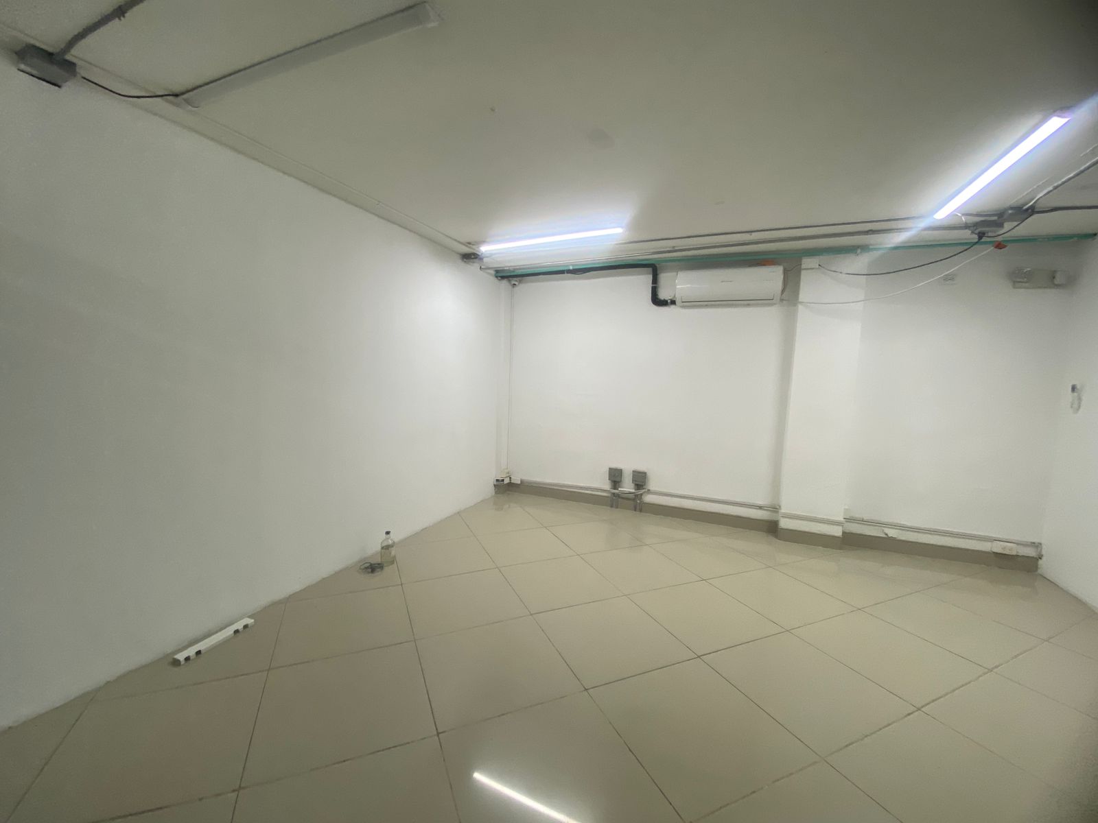 Amplia Oficina para Arriendo en Suramericana, Medellín