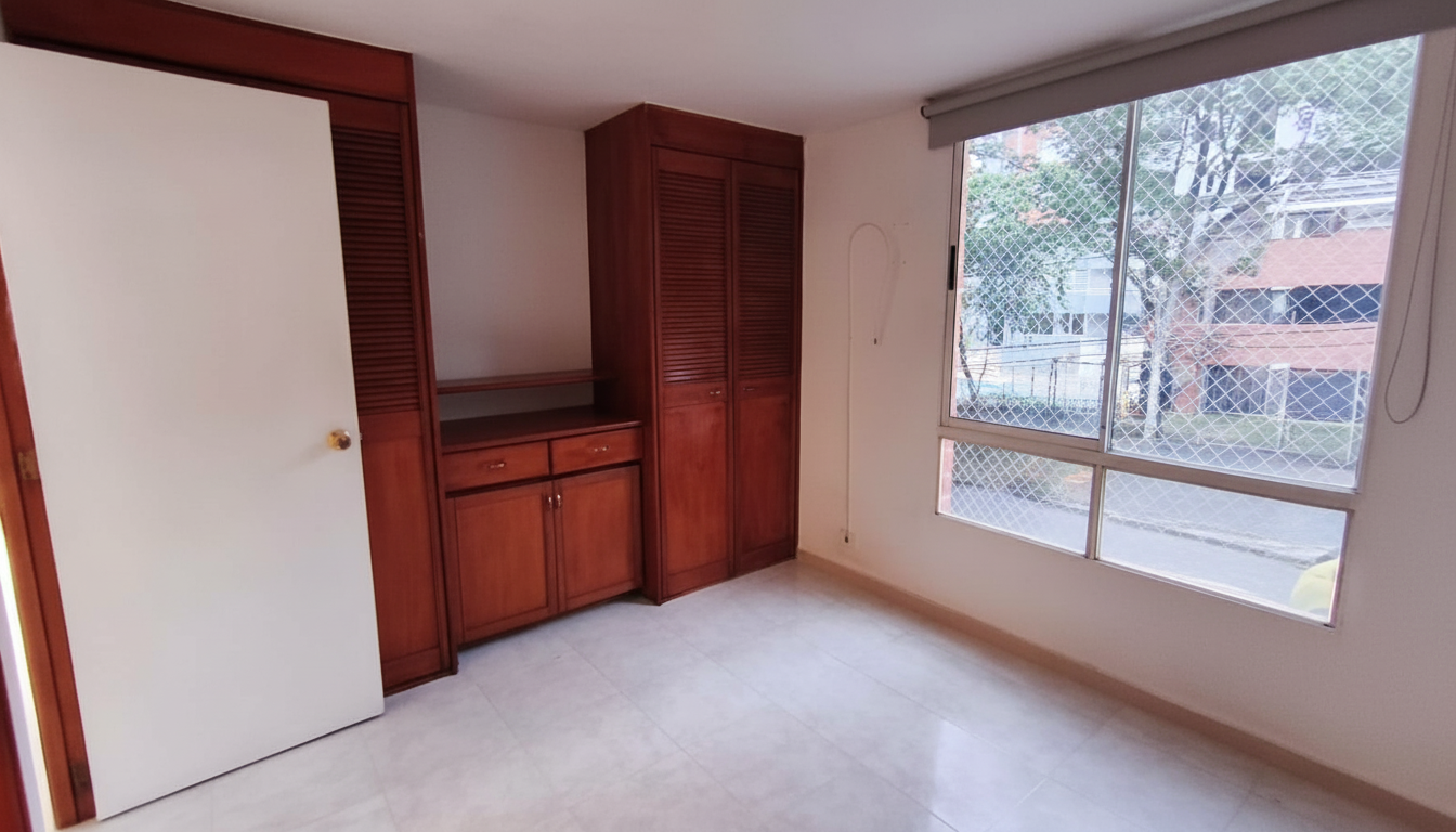 Se Arrienda Apartamento en la Loma de los Bernal, Medellín