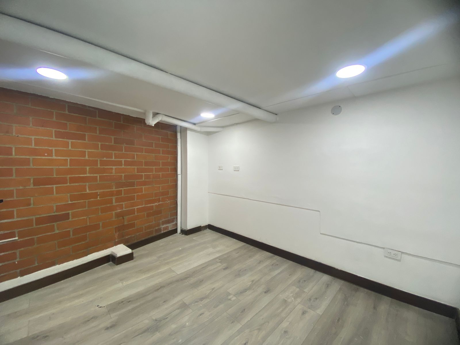 Local Comercial Para Arriendo en Los Colores, Medellín