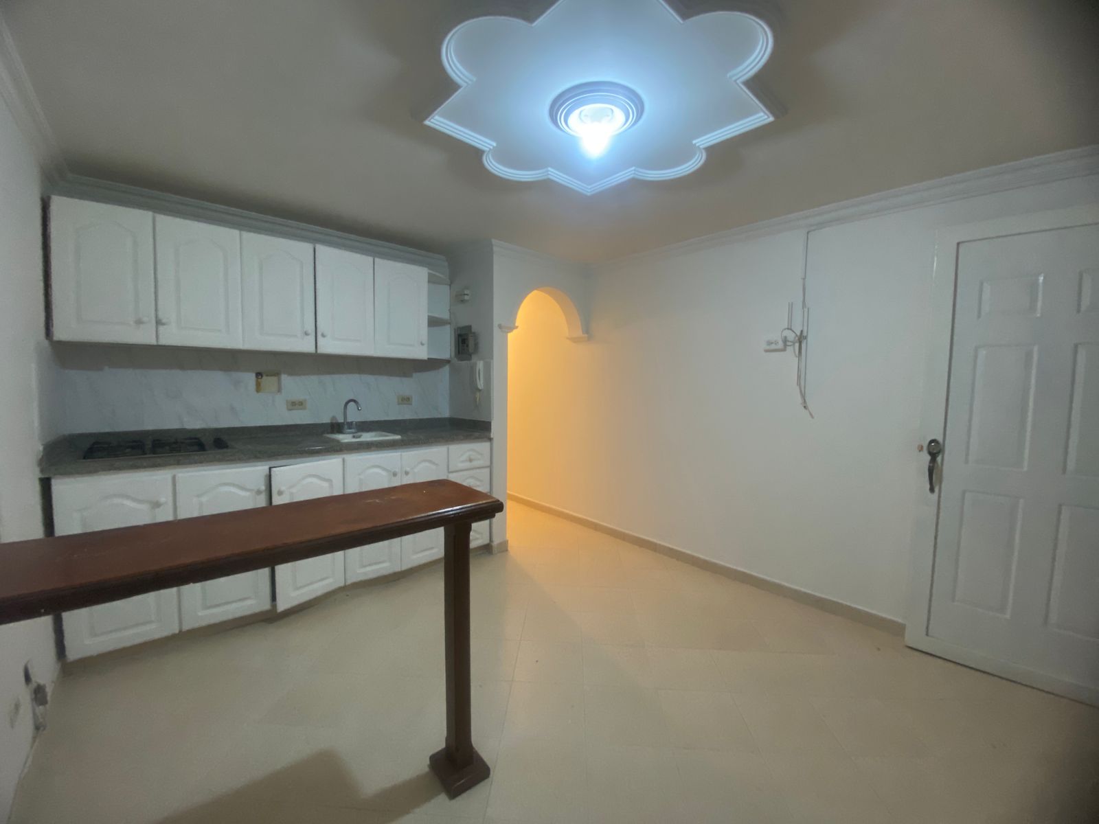 Comodo Apartaestudio para Arriendo en Barrio Cristobal, Medellín